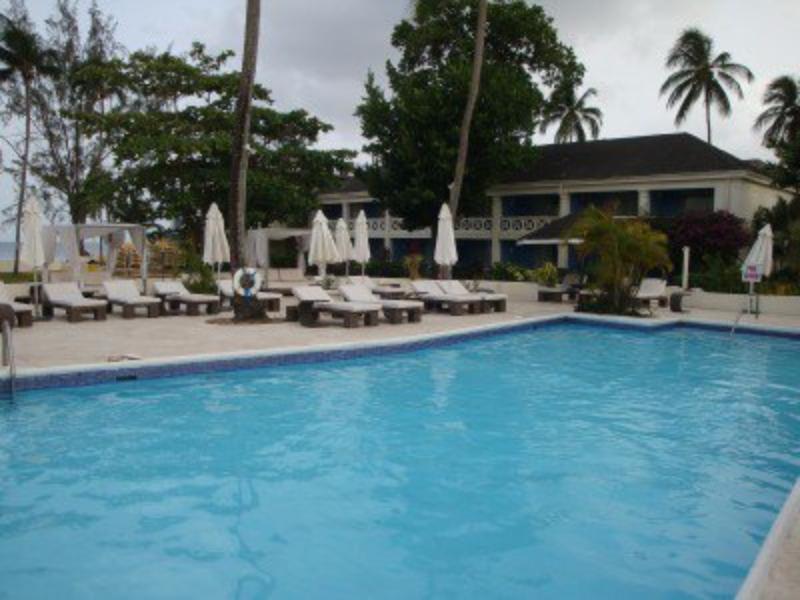 Starfish Discovery Bay Holetown Esterno foto