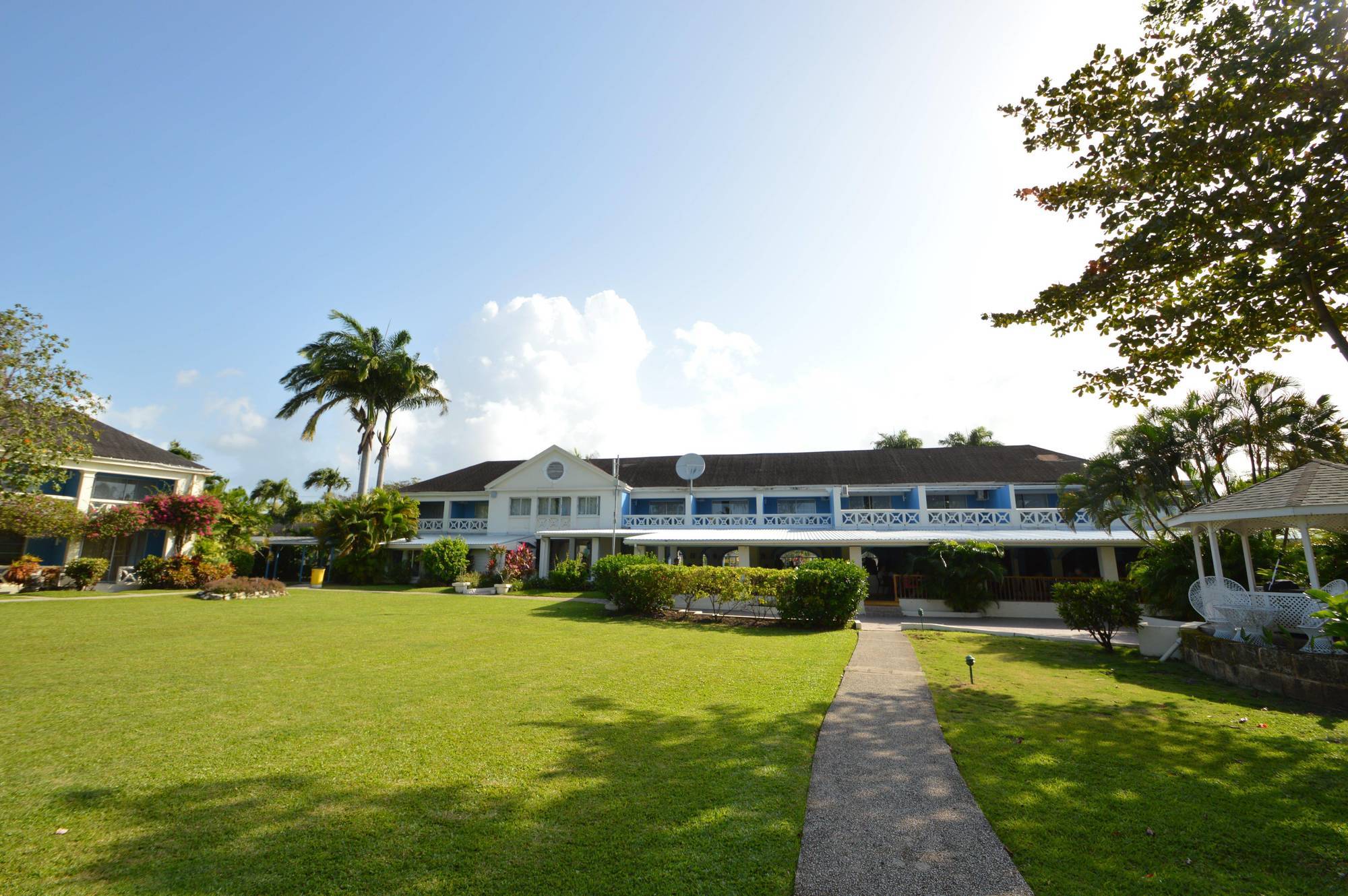 Starfish Discovery Bay Holetown Esterno foto