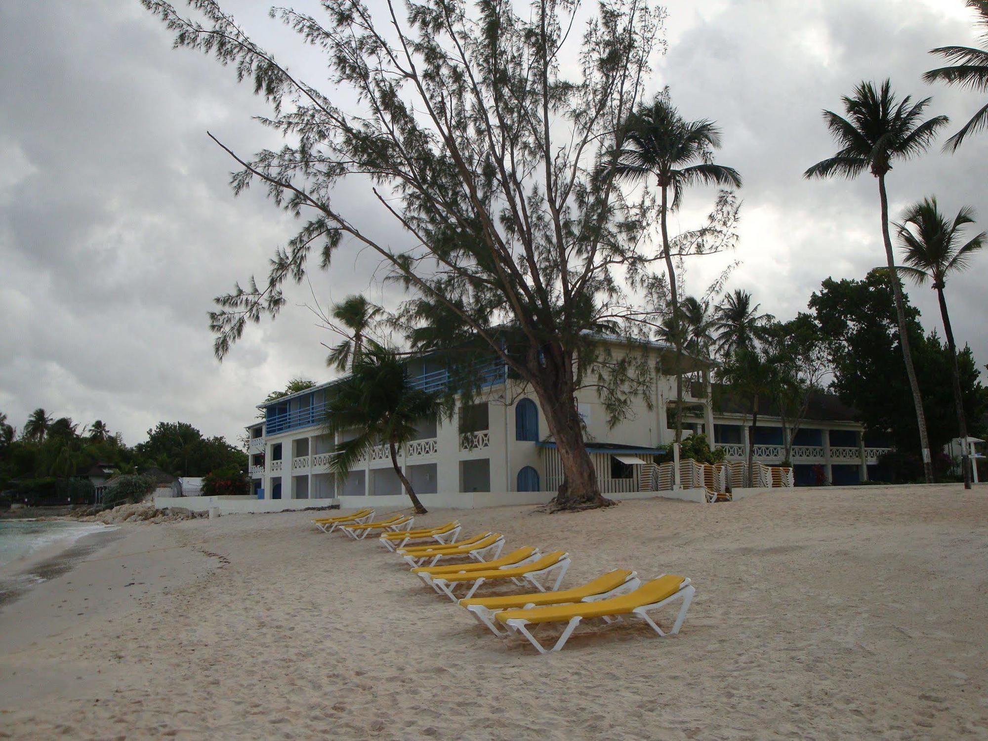Starfish Discovery Bay Holetown Esterno foto