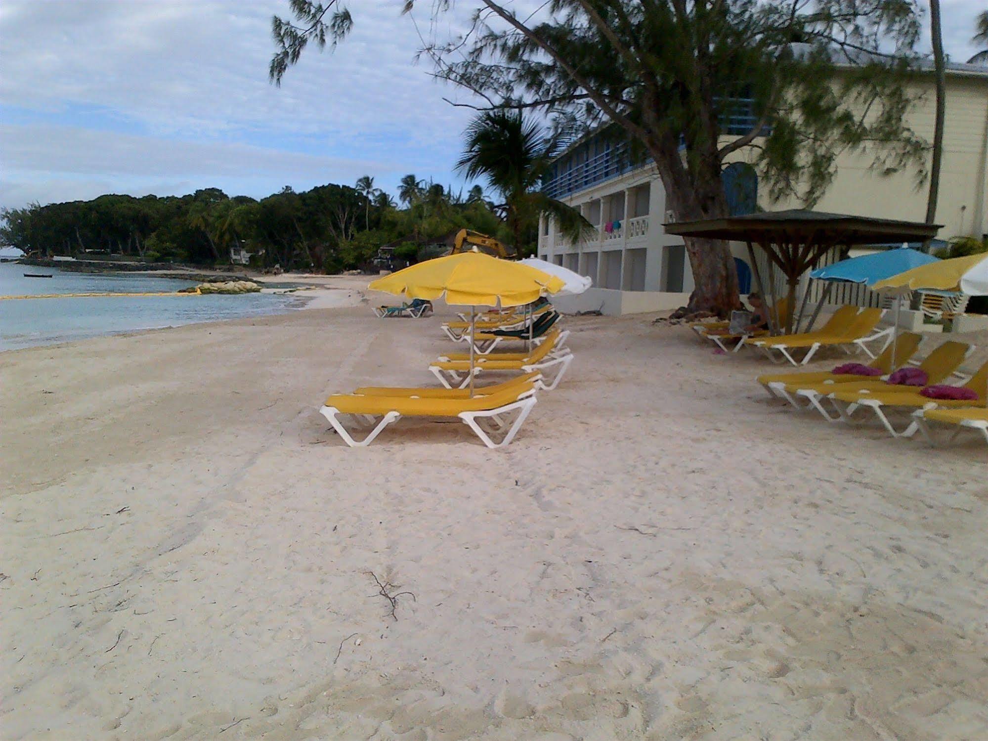 Starfish Discovery Bay Holetown Esterno foto