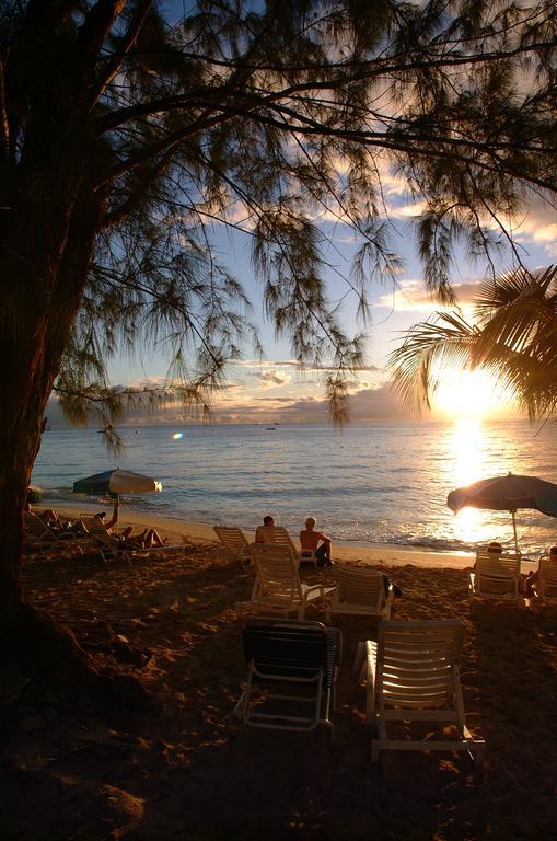 Starfish Discovery Bay Holetown Esterno foto