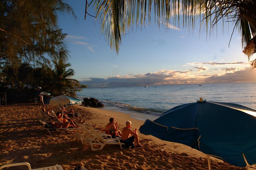 Starfish Discovery Bay Holetown Esterno foto